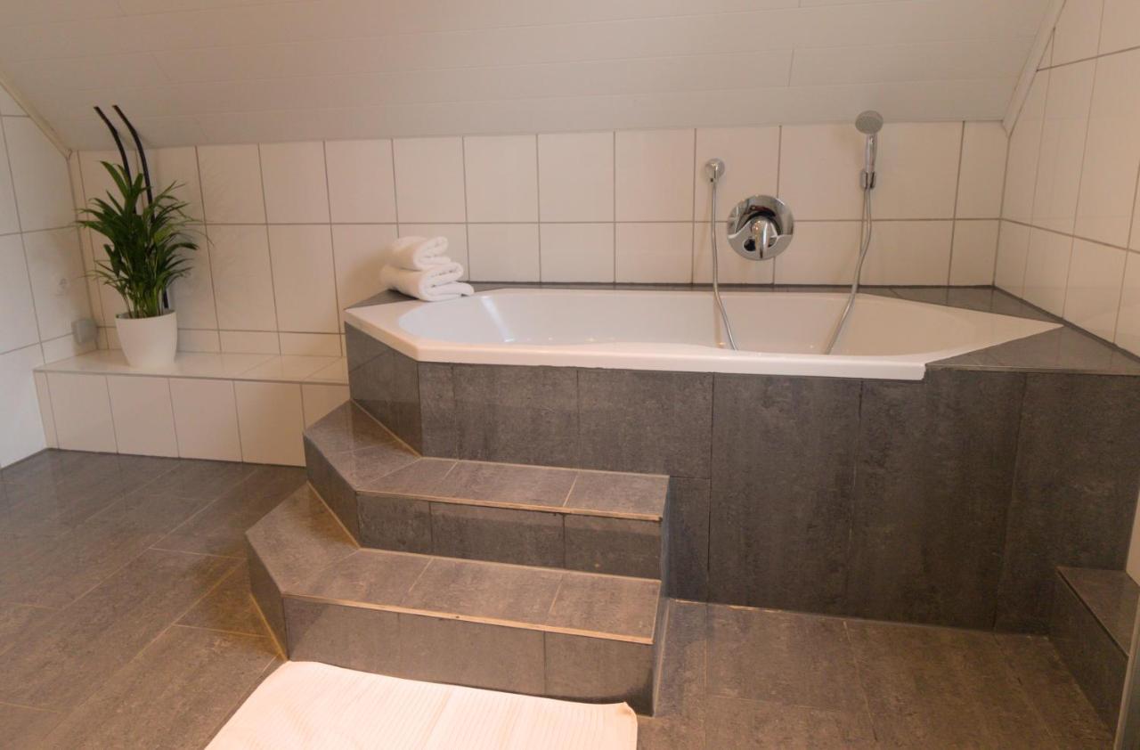 Idyllisches Wohnen In Gruener Oase Apartment Грисхайм Екстериор снимка